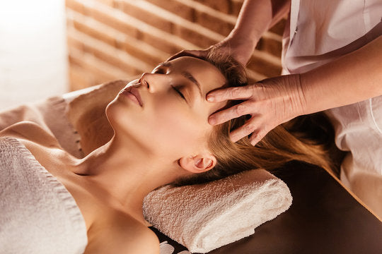 Rosemary and Geranium Scalp Massage with Mini Facial